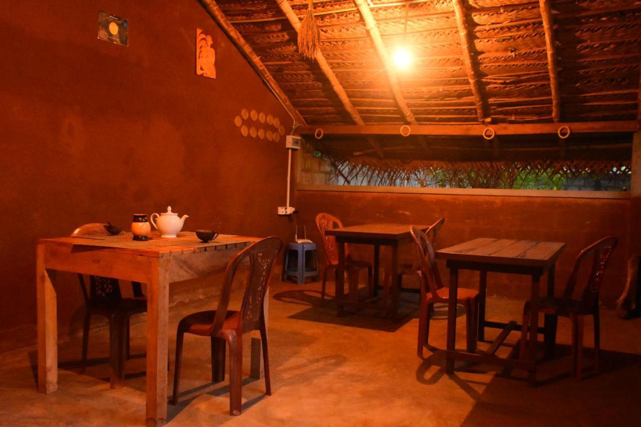 Kuma Safari Lodge Udawalawe Exteriör bild